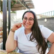 Offro lezioni private a bambini della scuola elementare, medie e superiori.